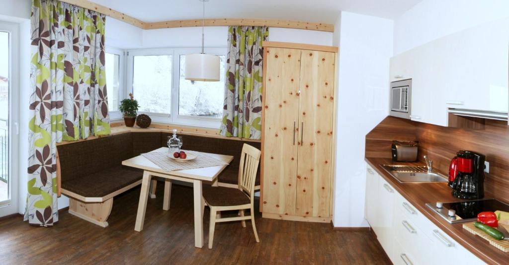 Appartements Alpenkristall Zell am Ziller Pokoj fotografie
